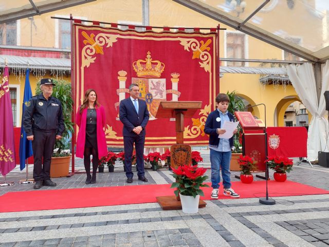 Alcantarilla rinde homenaje a la Constitución Española con una lectura de artículos con alumnos de Infantil y Primaria - 2, Foto 2