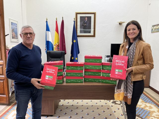 La IEB de Águilas recoge 200 cajitas en la Operación Niño de la Navidad 2023 - 1, Foto 1