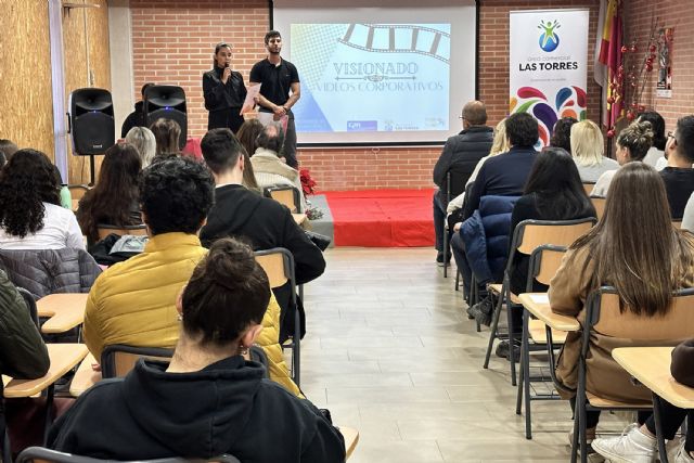 Los alumnos de marketing y publicidad del IES La Florida colaboran en una campaña publicitaria con el Área Comercial Las Torres - 3, Foto 3