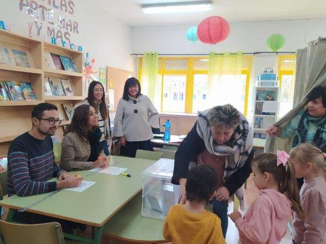 Los alumnos y alumnas del CEIP Joaquín Tendero celebran Elecciones - 2, Foto 2