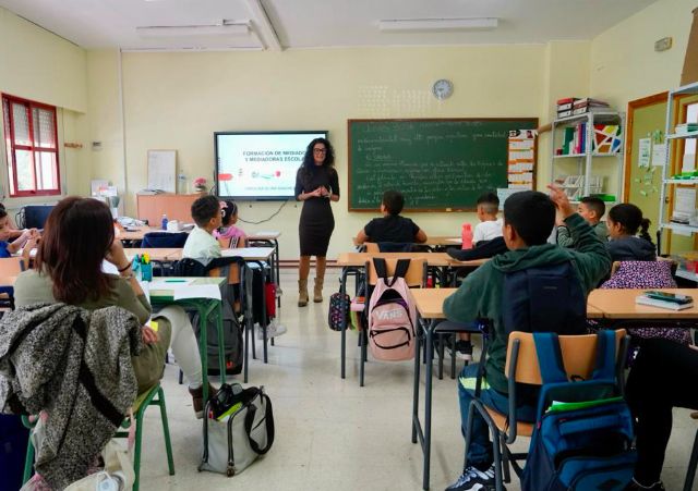 El Ayuntamiento de Santomera realiza formación de mediación entre iguales a los alumnos y docentes - 1, Foto 1