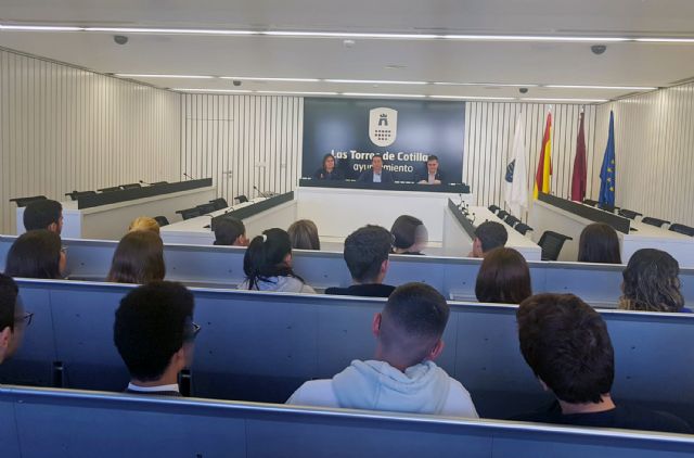 Los alumnos torreños conocen más de cerca la Constitución española - 2, Foto 2