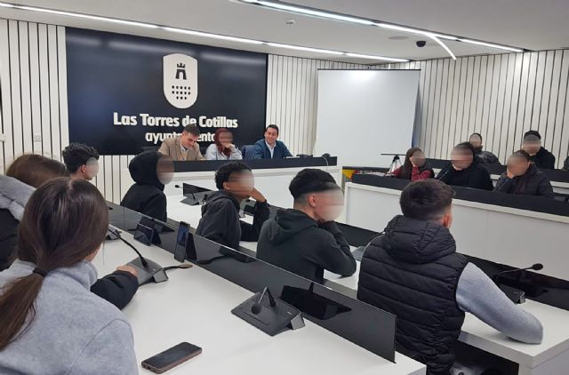 Los alumnos torreños conocen más de cerca la Constitución española - 3, Foto 3