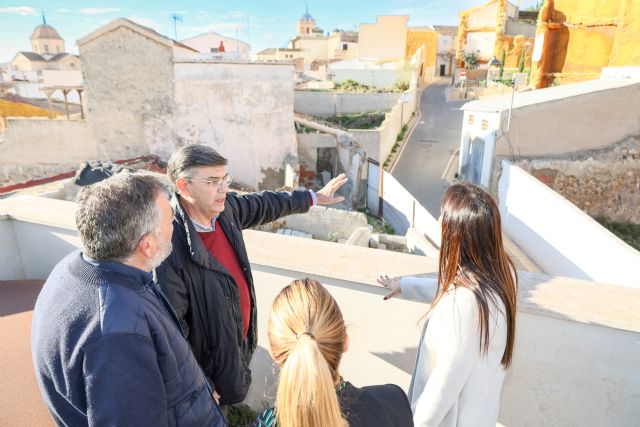Afloran dos paños de la Torre 9 de la muralla tras el derribo de una edificación junto al Porche de San Antonio de Lorca - 2, Foto 2