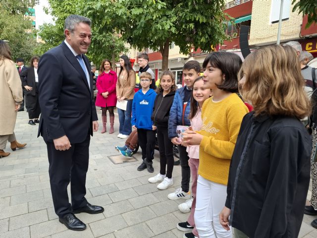 Alcantarilla celebra el aniversario de la Constitución con una lectura de artículos por diez estudiantes del municipio - 3, Foto 3