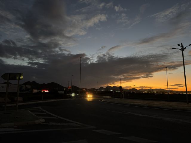 MC: Cartagena enciende la Navidad mientras el acceso a La Manga y Cabo de Palos sigue a oscuras desde hace más de un año - 1, Foto 1