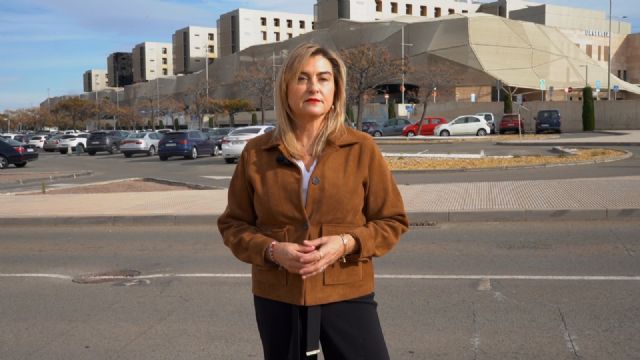 Carmina Fernández: “López Miras está desmantelando la sanidad pública, mientras deriva a la privada para llenar los bolsillos de sus amigos” - 1, Foto 1