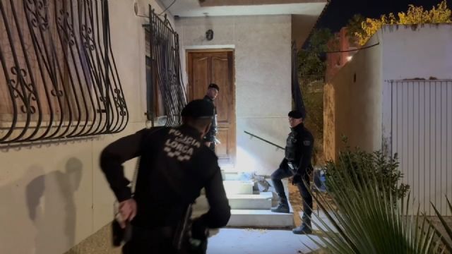 El operativo especial del Ayuntamiento con Policía Local en San Cristóbal logra la desokupación de otras dos viviendas y detiene a los presuntos autores de un robo - 2, Foto 2