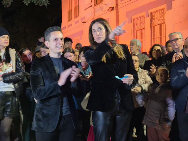 Más de 500 personas asisten a la apertura del Belén Municipal, que cuenta con más de 1.400 piezas artesanales - 1, Foto 1