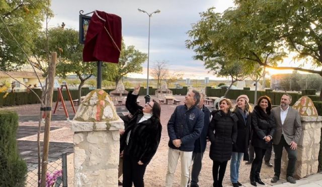 La periodista Marisa Arcas Carrasco da nombre al recientemente remodelado parque de Torrealvilla - 1, Foto 1