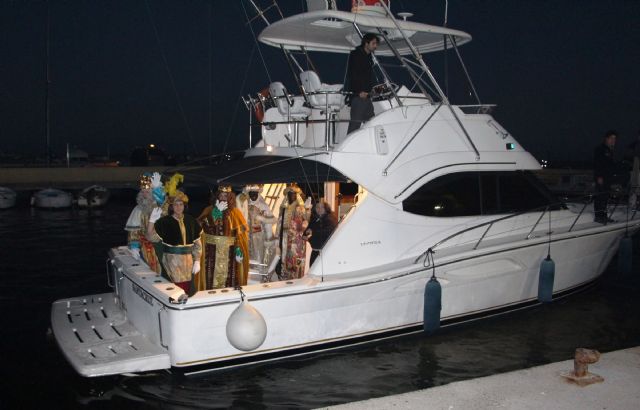 Los Reyes Magos desembarcan en San Pedro del Pinatar cargados de ilusión - 1, Foto 1