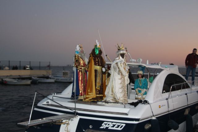 Sus Majestades de Oriente desembarcan en San Pedro del Pinatar cargados de ilusión - 1, Foto 1