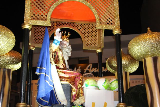 Sus Majestades de Oriente desembarcan en San Pedro del Pinatar cargados de ilusión - 3, Foto 3