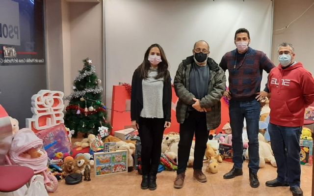 El PSOE de Totana agradece a los totaneros y totaneras su generosidad y solidaridad en la campaña de recogida de juguetes, Foto 2