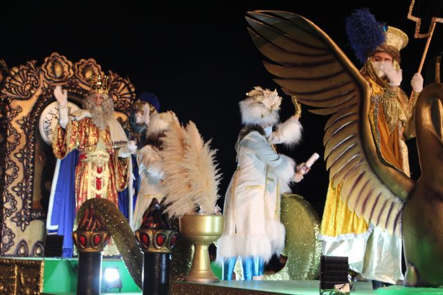 Los niños pinatarenses dieron la bienvenida a los Reyes Magos en el recinto ferial - 2, Foto 2