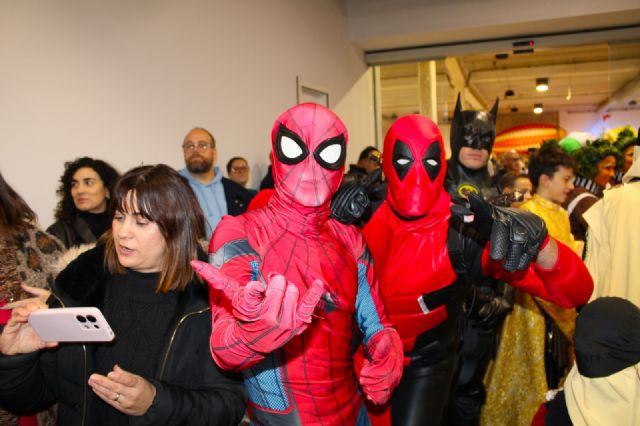 Unos 11.000 lorquinos disfrutaron en la víspera del Día de Reyes junto a Melchor, Gaspar y Baltasar - 2, Foto 2