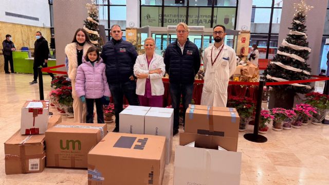 El Hospital Rafael Méndez celebra el Día de Reyes con una iniciativa solidaria junto al CF Lorca Deportiva y empresas locales - 2, Foto 2
