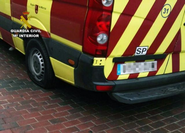 La Guardia Civil detiene al presunto autor de causar graves daños a una ambulancia en Cieza - 3, Foto 3