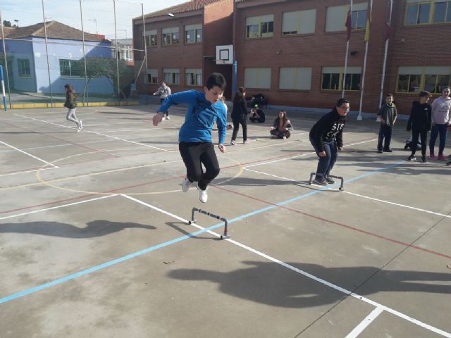 Alumnos del colegio Alumbres participan en el programa Jugando al Atletismo - 1, Foto 1