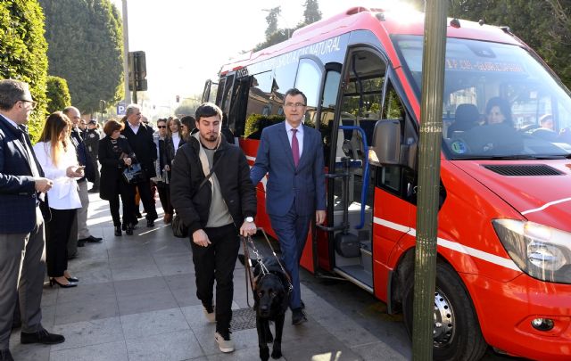 La flota de autobuses urbanos de Murcia se convierte en la primera de toda España en ser accesible mediante un novedoso sistema para discapacitados visuales - 1, Foto 1