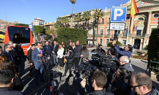 La flota de autobuses urbanos de Murcia se convierte en la primera de toda España en ser accesible mediante un novedoso sistema para discapacitados visuales - 3, Foto 3