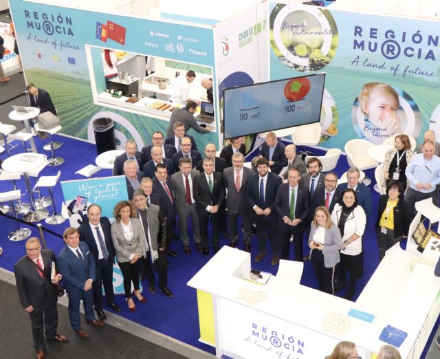 López Miras: La Región es líder en el mercado de frutas y hortalizas con un récord histórico de exportaciones de 2.750 millones en 2018 - 3, Foto 3