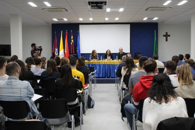 'María del Himalaya' explica en UCAM Cartagena su drama como enfermera que ayudaba a abortar - 3, Foto 3