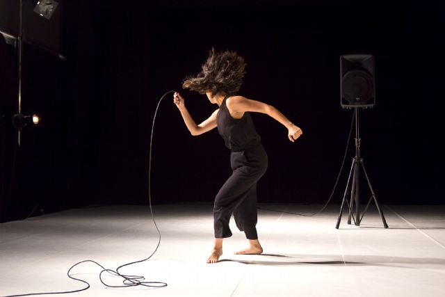 El Centro Párraga acoge ´Esto no es una prueba de sonido´ de la bailarina Carlota Mantecón y la violinista Luz Prado - 1, Foto 1