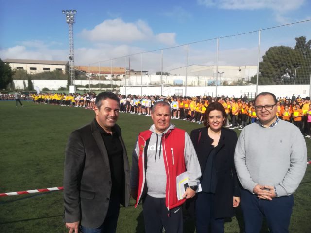 900 escolares participan en el cross municipal para centros de Primaria - 1, Foto 1