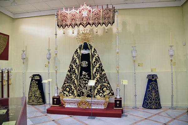 Mirarán al que traspasaron tras 425 años de historia de la Hermandad de la Sagrada Lanzada de Sevilla - 3, Foto 3