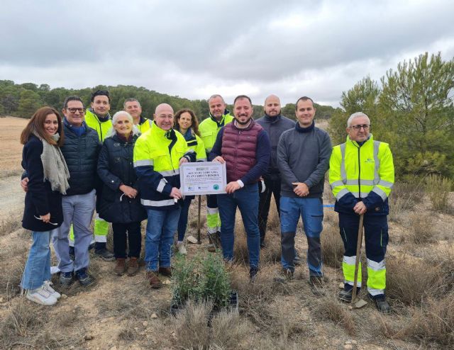 Aguas de Lorca planta 600 árboles para contribuir a la descarbonización y combatir la deforestación - 2, Foto 2