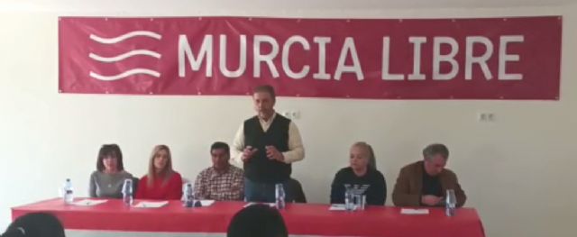 Presentan el partido Murcia Libre a los vecinos y a la comunidad latina de Totana, Foto 2