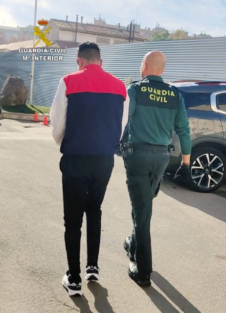 La Guardia Civil detiene a dos hombres a bordo de una lancha de alta velocidad sustraída en Gerona - 4, Foto 4