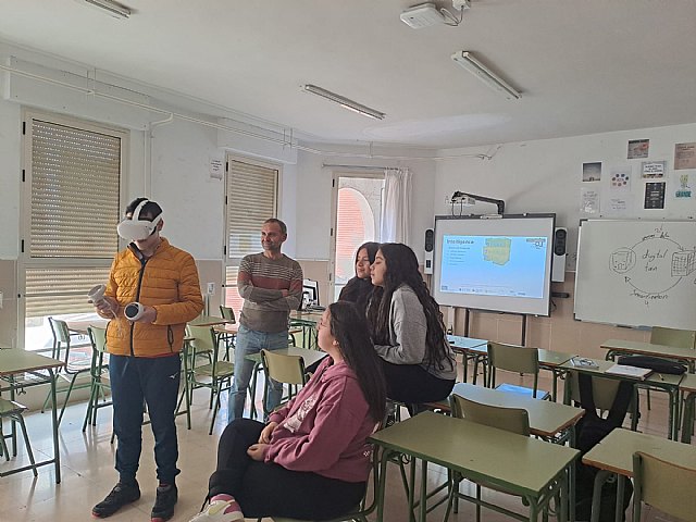 El gemelo digital entra en las aulas del IES Valle del Segura de Blanca - 1, Foto 1