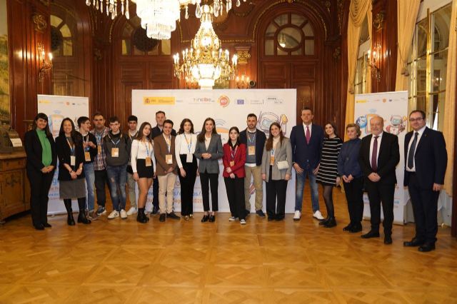 Su Majestad la Reina participa en el Día de Internet Segura 2024, organizado por INCIBE, junto a más de 60.000 escolares - 5, Foto 5