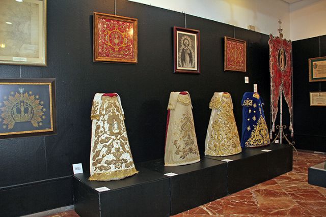 Arte . Sevilla .El Círculo Mercantil de Sevilla presentó la segunda muestra de Círculo de Pasión - 4, Foto 4
