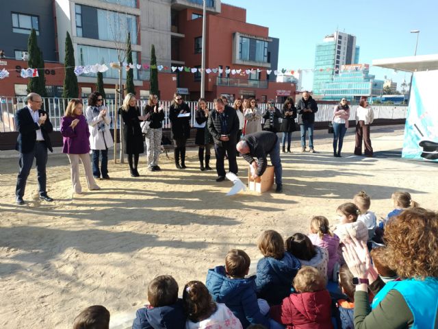 Más de 500 niños de las 7 Escuelas Infantiles municipales reivindican el Día de la Paz con 1.200 palomas de papel - 1, Foto 1
