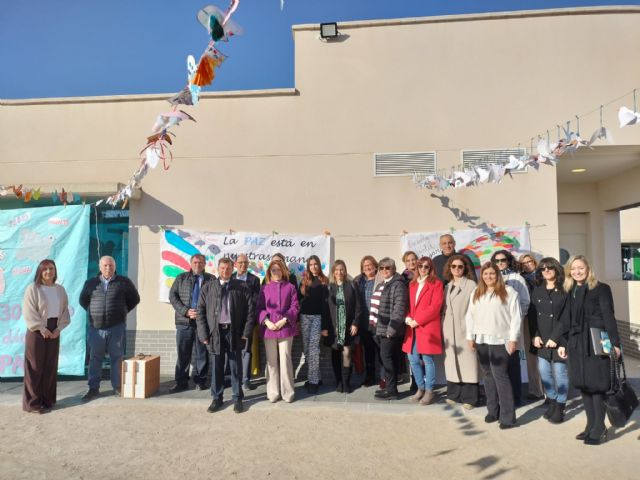 Más de 500 niños de las 7 Escuelas Infantiles municipales reivindican el Día de la Paz con 1.200 palomas de papel - 2, Foto 2