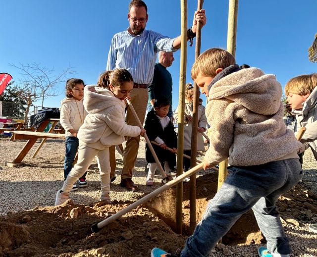 El Plan Foresta dota de nuevo arbolado al colegio Isabel Bellvís de Corvera - 2, Foto 2