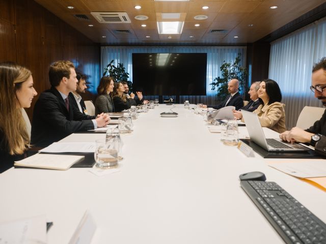 AORU traslada al Ministerio de Industria una hoja de ruta para trabajar en el despliegue de infraestructura de recarga ultrarrápida - 1, Foto 1