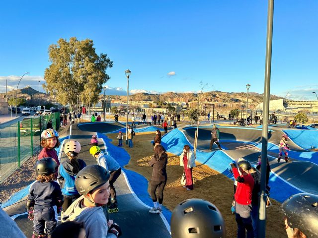 El alcalde de Lorca inaugura el primer Centro de Deportes Urbanos (CEDU) al aire libre de la Región de Murcia junto a la Ronda Central - 3, Foto 3