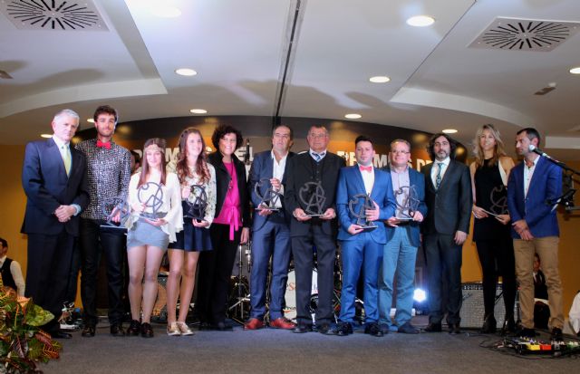 Fabián Molina y Mabel Gallardo galardonados como mejores deportistas en la I edición de los Premios del Deporte de Puerto Lumbreras - 1, Foto 1