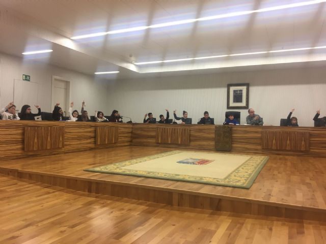 Los niños y niñas de Torre Pacheco toman la palabra en el Salón de Plenos del Ayuntamiento - 2, Foto 2