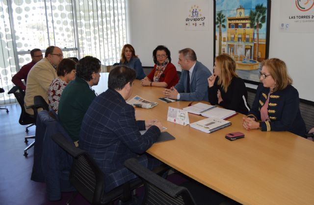 El director general de Comercio explica al 'Área Comercial Las Torres' las ayudas del Gobierno regional - 1, Foto 1