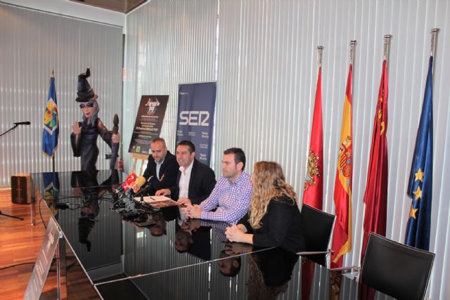 La Federación de Peñas ha anunciado al director general de Hidrogea, Javier Ybarra, como Brujo del Año para las próximas Fiestas de Mayo - 2, Foto 2