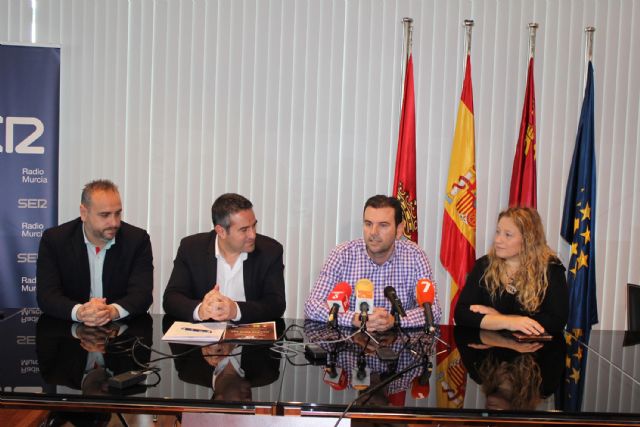 La Federación de Peñas ha anunciado al director general de Hidrogea, Javier Ybarra, como Brujo del Año para las próximas Fiestas de Mayo - 4, Foto 4