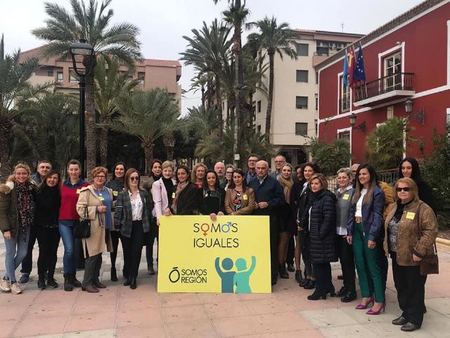 Somos Regin celebra el Da de la Mujer con la lectura de un manifiesto a favor de la igualdad y contra la discriminacin, Foto 1