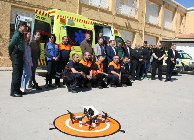 Se presenta el nuevo vehículo municipal de emergencias sanitarias UVI-Móvil y las unidades de Meteorología y Dron