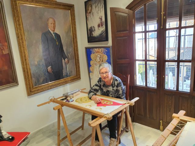 Corona Real Española Bordada en Oro y Perlas - 1, Foto 1