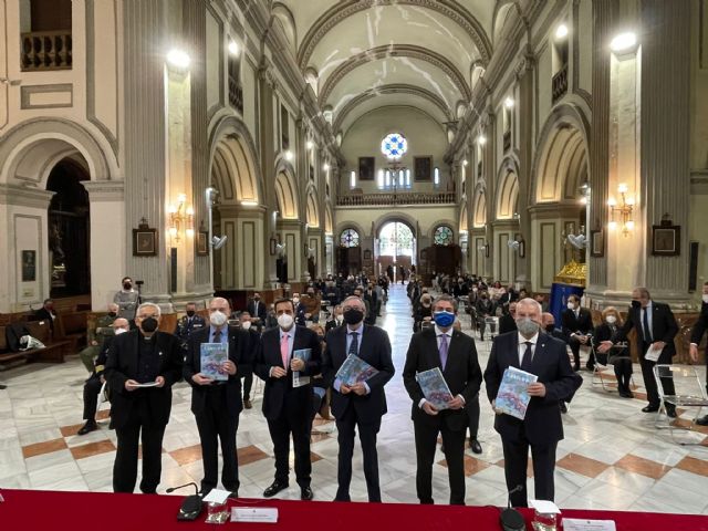 El pincel de Antonio Navarro Menchón ilumina de 'azul Amparo' el cartel de la Semana Santa murciana 2021 - 2, Foto 2